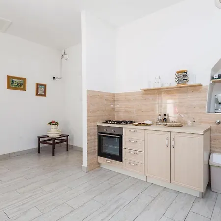 2 Bedroom Gorgeous Home In Moscenicka Draga Martina