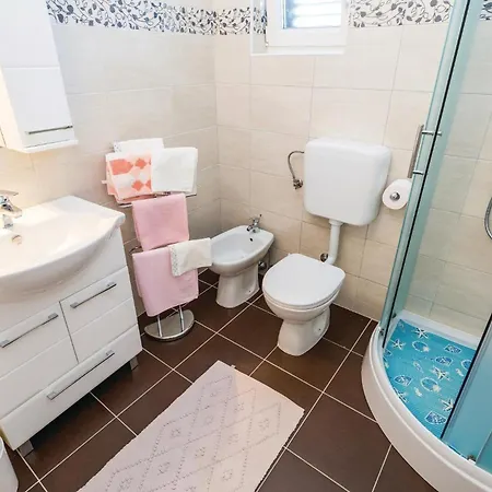 2 Bedroom Gorgeous Home In Moscenicka Draga * Martina