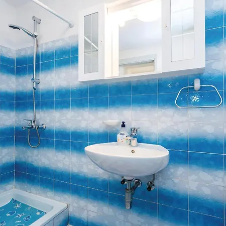 2 Bedroom Gorgeous Home In Moscenicka Draga * Martina