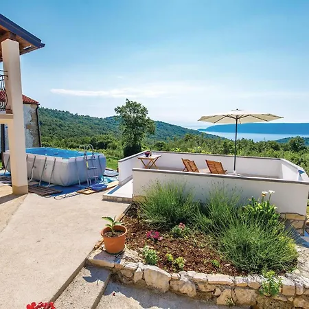 2 Bedroom Gorgeous Home In Moscenicka Draga Martina