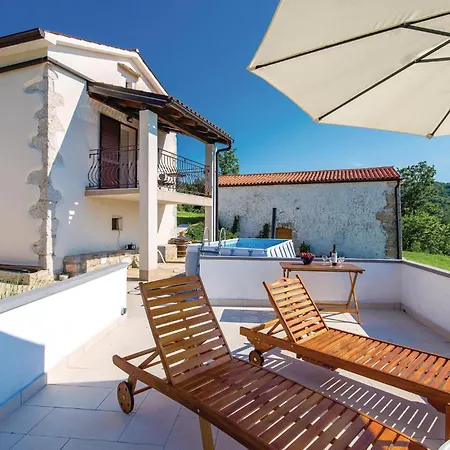 2 Bedroom Gorgeous Home In Moscenicka Draga * Martina