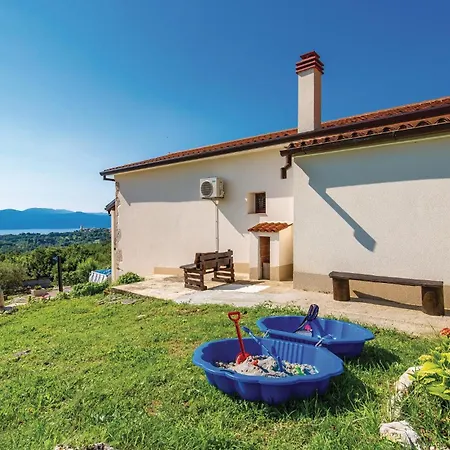 2 Bedroom Gorgeous Home In Moscenicka Draga * Martina