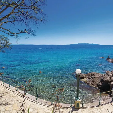 2 Bedroom Gorgeous Home In Moscenicka Draga Holiday home *