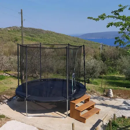 2 Bedroom Gorgeous Home In Moscenicka Draga